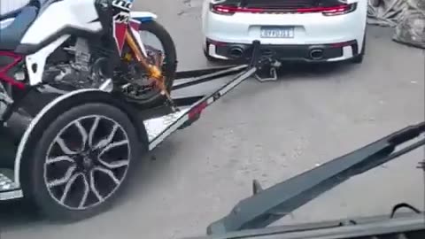 😱🚗 Long Vehicle! | FunFM