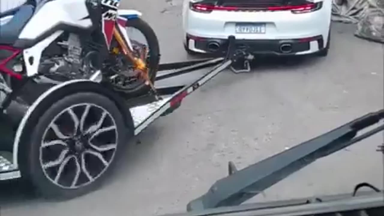 😱🚗 Long Vehicle! | FunFM