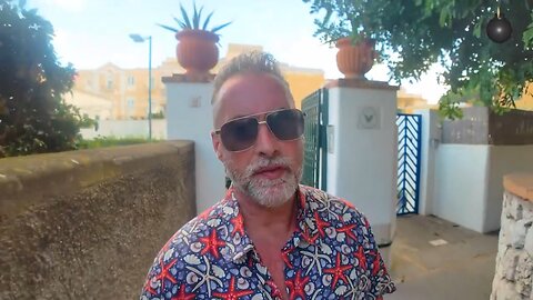 Jeff Berwick - "CIA mossad false flag psyop" kicks off on first day of school!
