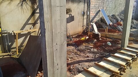 Columns already unmolded for the beam base