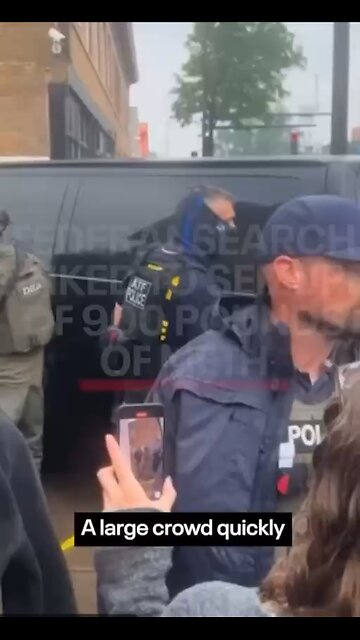 Federal Search Fools Large ICE Protester Crowd