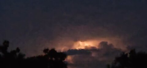 Lightnings Eternal Horizons