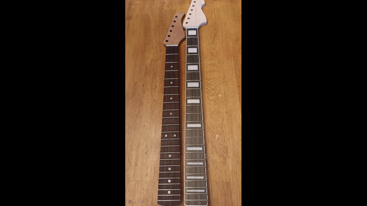 30" Scale Neck (Baritone) vs 25.5"