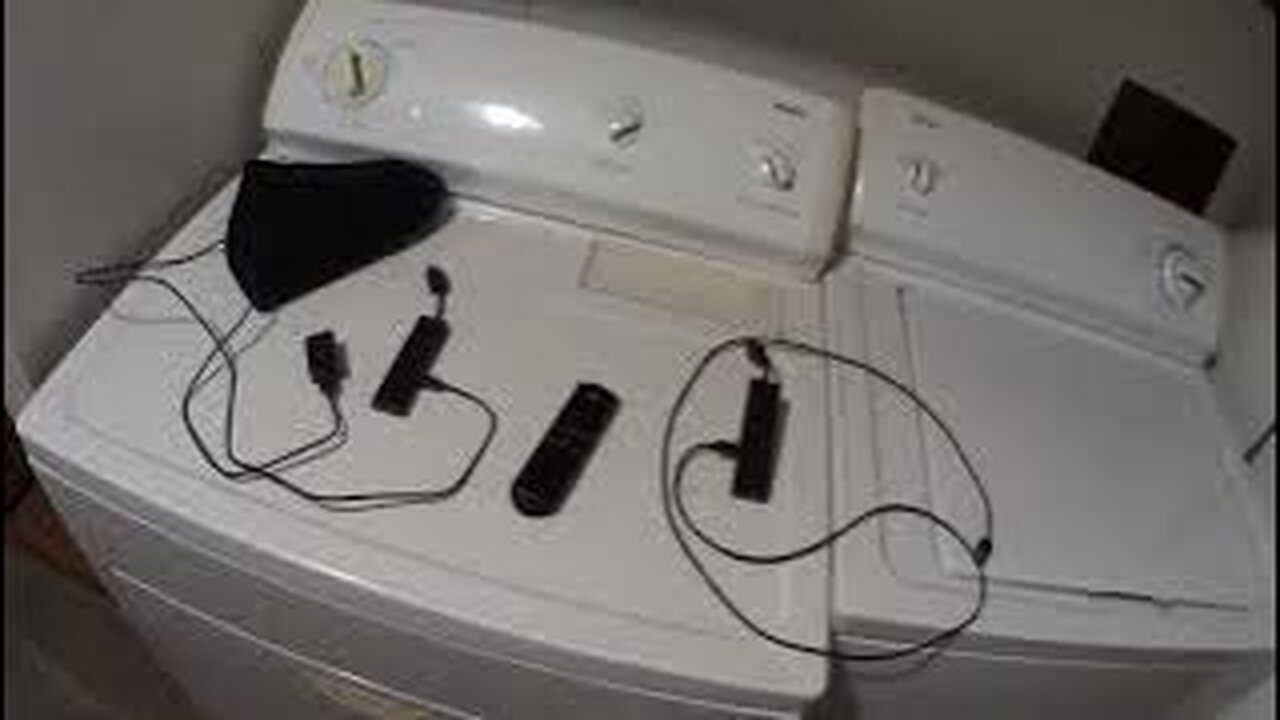 ANYONE GOT A SMALL LIGHT WEIGHT TV OUT THERE ???...---NOTHING BIG ...I WANNA TRY SOMETHING