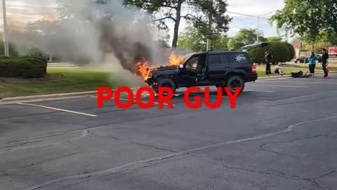 ANOTHER CAR FIRE!!! #truckinlifestyle #reallifetruckers #ourtruckinglife #atruckerslife #carfire