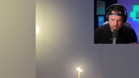 UFO SIGHTINGS SKYROCKETS! {As Interstellar object Approaches Earth}