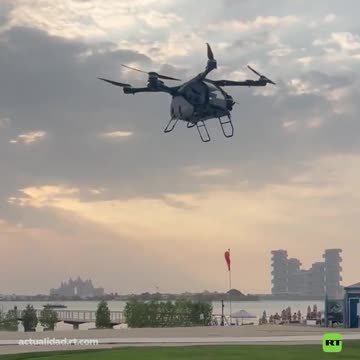 Vehículo volador chino hace historia con su primer trayecto oficial