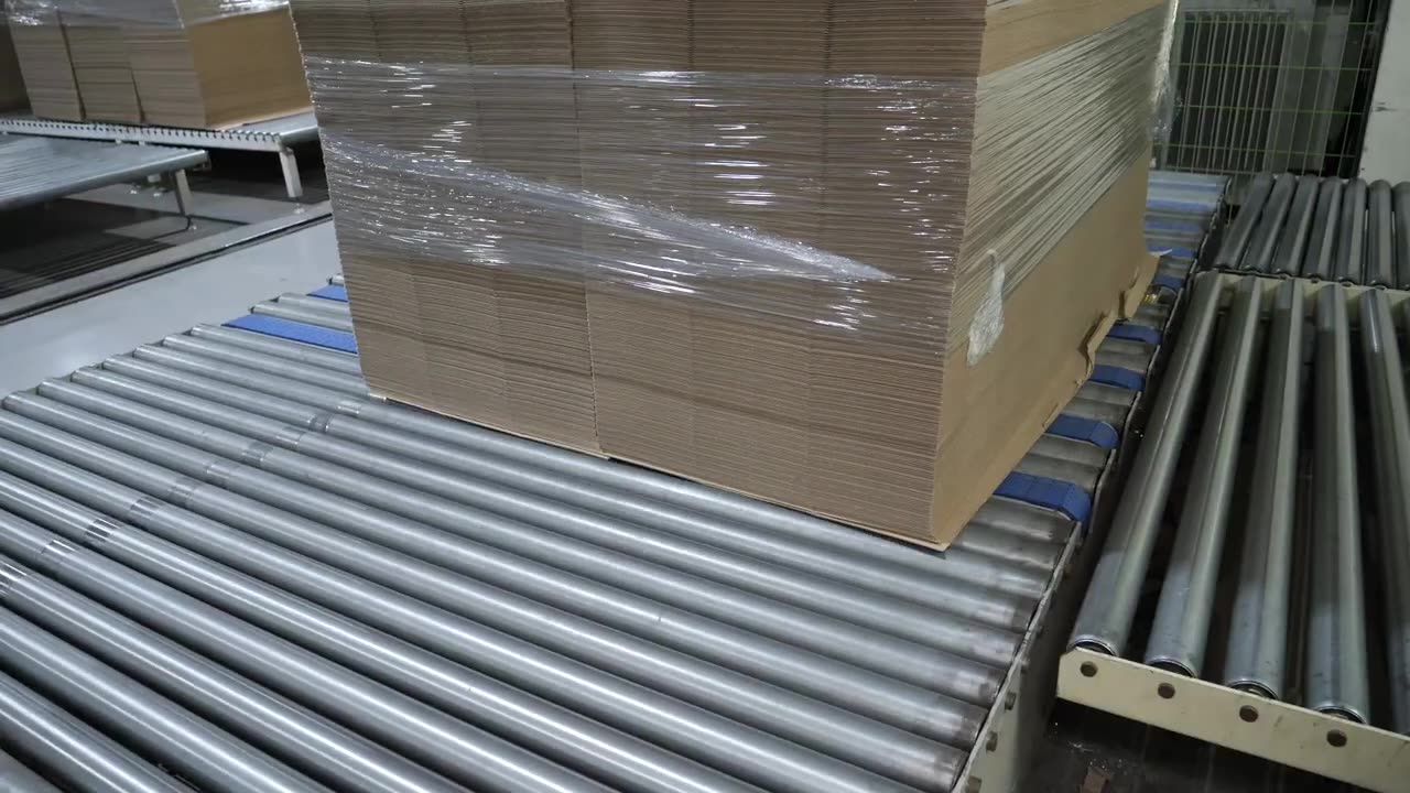 400 Boxes per Minute! Insane Cardboard Production in a Korean Factory