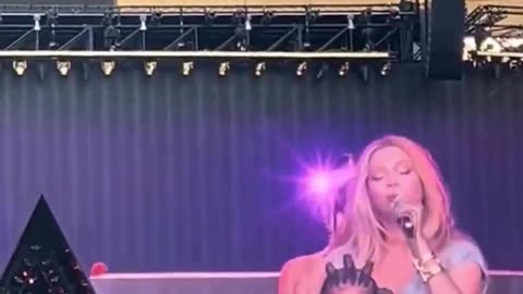 💥BQQQQQQQM💥 BEYONCE INITIATED HER TWO DAUGHTERS - CAN YOU SEE IT?