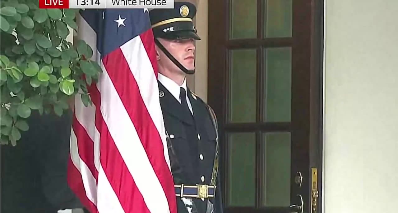 🇺🇦🇺🇸 Zelensky has arrived at the White House for his meeting with Trump.