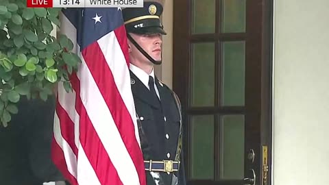 🇺🇦🇺🇸 Zelensky has arrived at the White House for his meeting with Trump.