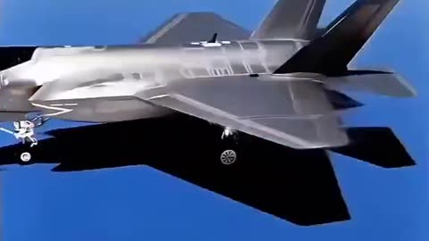 🇺🇸 Mid Air Fuel Transfer Explained Ever wondered how military jets refuel while still in the sky?