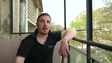 Т'ва майстор да не ти влиза в банята, още по-малко в къщата