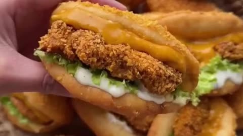 🌶️🔥 Hot Chili Chicken Burgers – Spicy & Juicy Perfection! 🍔✨