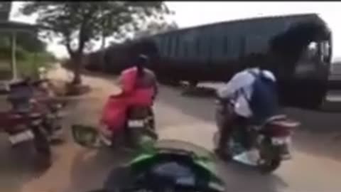 Trains VS Pajeets COMPILATION