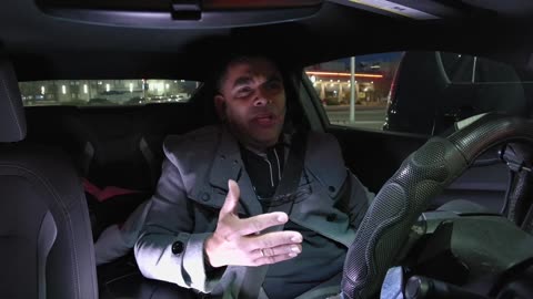 LIVE IRL 🚗⚽ Rodando en mi Camaro | Deliveries y análisis real de Xavi Alonso