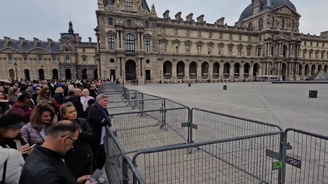 Louvre Museum in Paris closed after robbery.