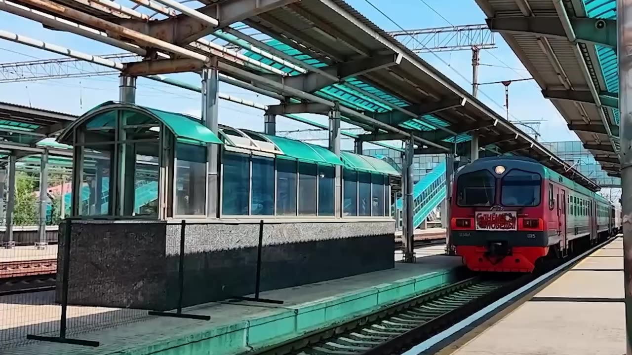 🚞 The Donetsk railway station began accepting passengers, first time since 2014.