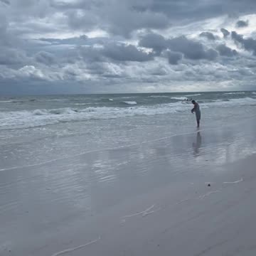SIESTA KEY BEACH ON A CLOUDY DAY IS STILL GREAT!