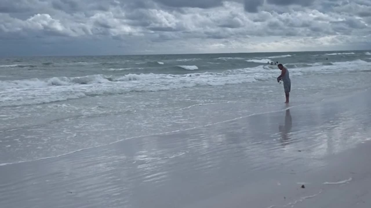 SIESTA KEY BEACH ON A CLOUDY DAY IS STILL GREAT!