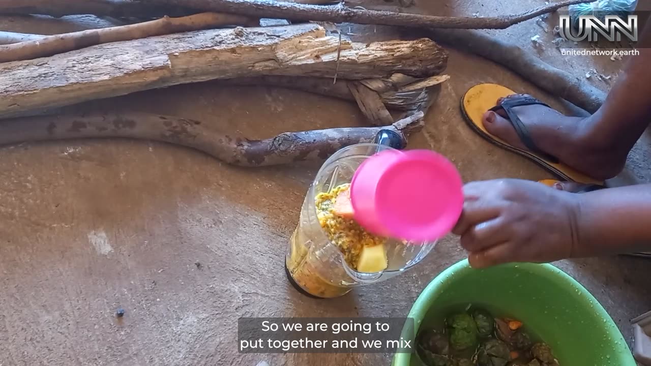 Straight from Uganda, Nabirye Annet shares her fresh juice-making tips for the family!