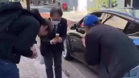 🤣👑 Trying to Beat a Japanese Person in a Bow-Off! | FunFM