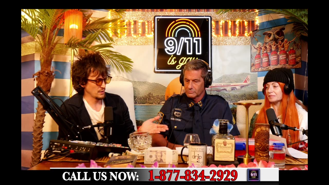 Officer Chauvin Simulates Kneeing Tony