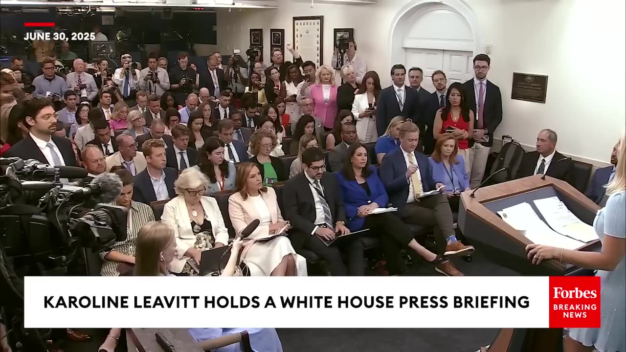 Karoline Leavitt Asked Point Blank: 'Does President Trump Want Zohran Mamdani Deported?'