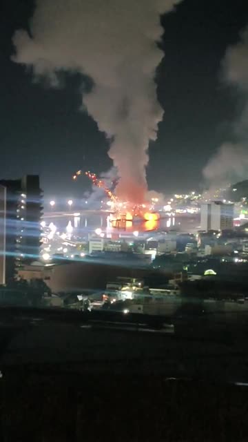 Apocalyptic Scenes in Venezuelan Capital as Trump Begins Airstrikes on Military Targets