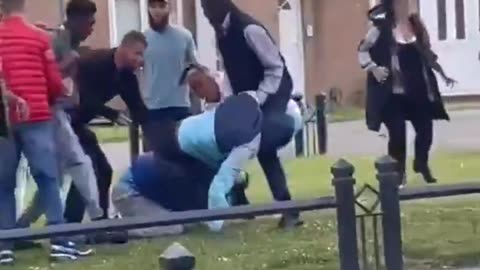 Blacks Beat Down White Woman Because Slavery