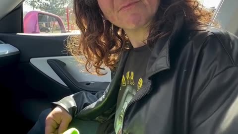 Millionaire blessed a lady who was homeless was 12 years and her story made me cry.hd