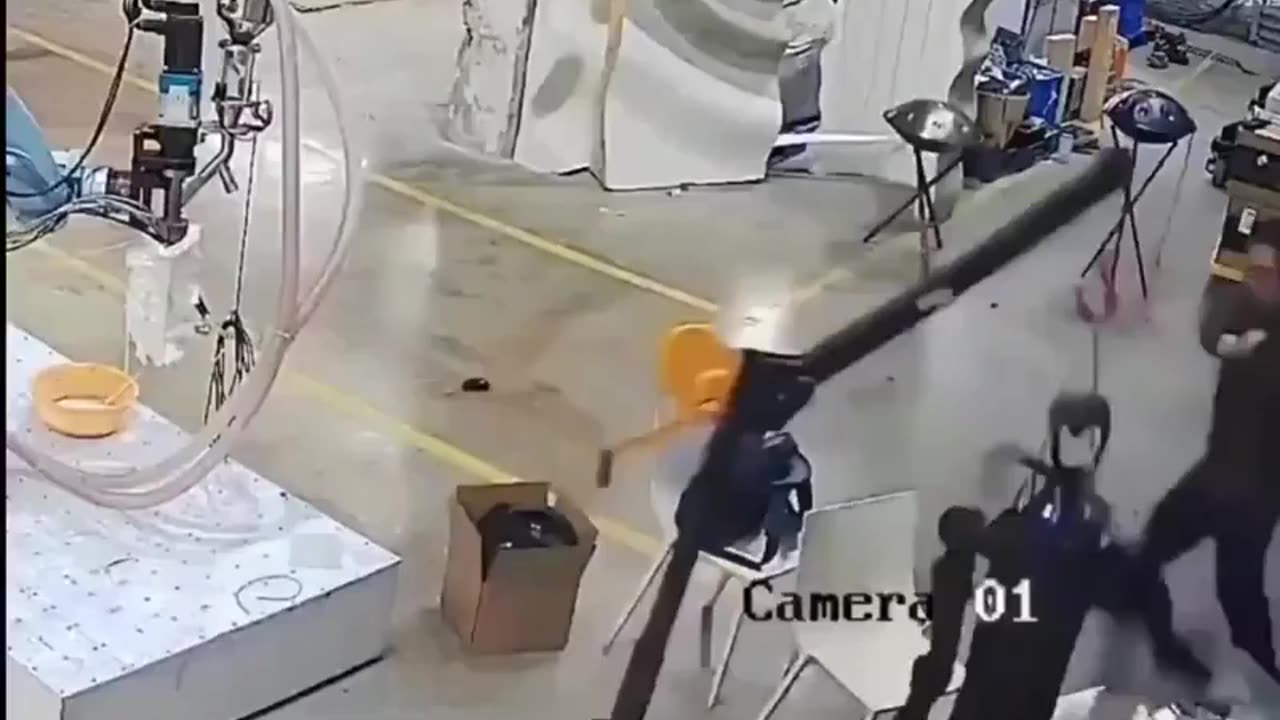 SCARY Humanoid Robot Goes BERSERK And In An Absolutely ATTACK FRENZY