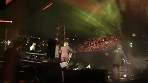 Pineapple Head - Crowded House (live)