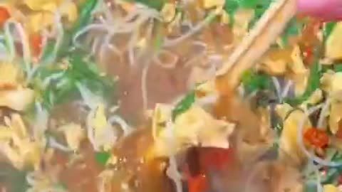 🔥 Stir-Fried Glass Noodles with Egg & Veggies | Quick Asian Meal #Shorts