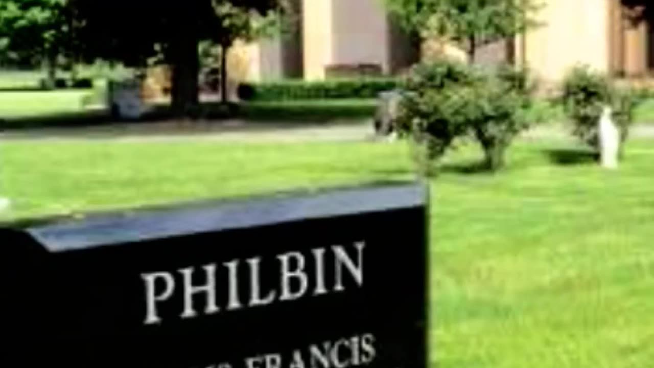 FAMOUS GRAVES - VOL. 446: REGIS PHILBIN