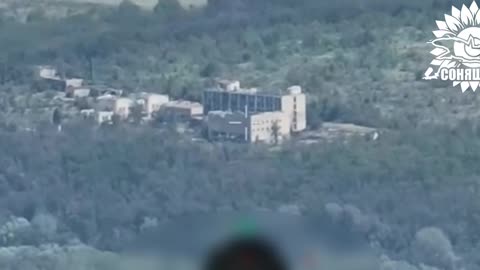 🇺🇦✈️💣 Ukrainian Su-27 struck gathering site of Russian UAVs and personnel in
