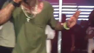 2015 Lil Wayne. Rapping Truffle Verse Live. Aura