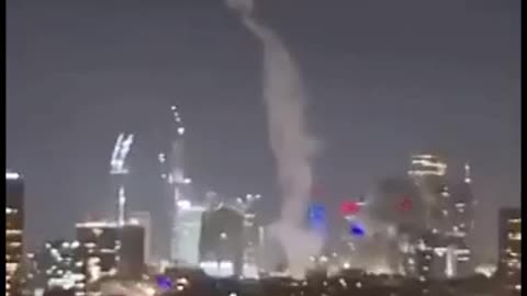 Tel Aviv Hit by Iranian Missiles in Retaliation for Israeli Attack