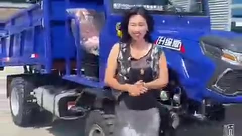 All-wheel drive agricultural transport vehicles