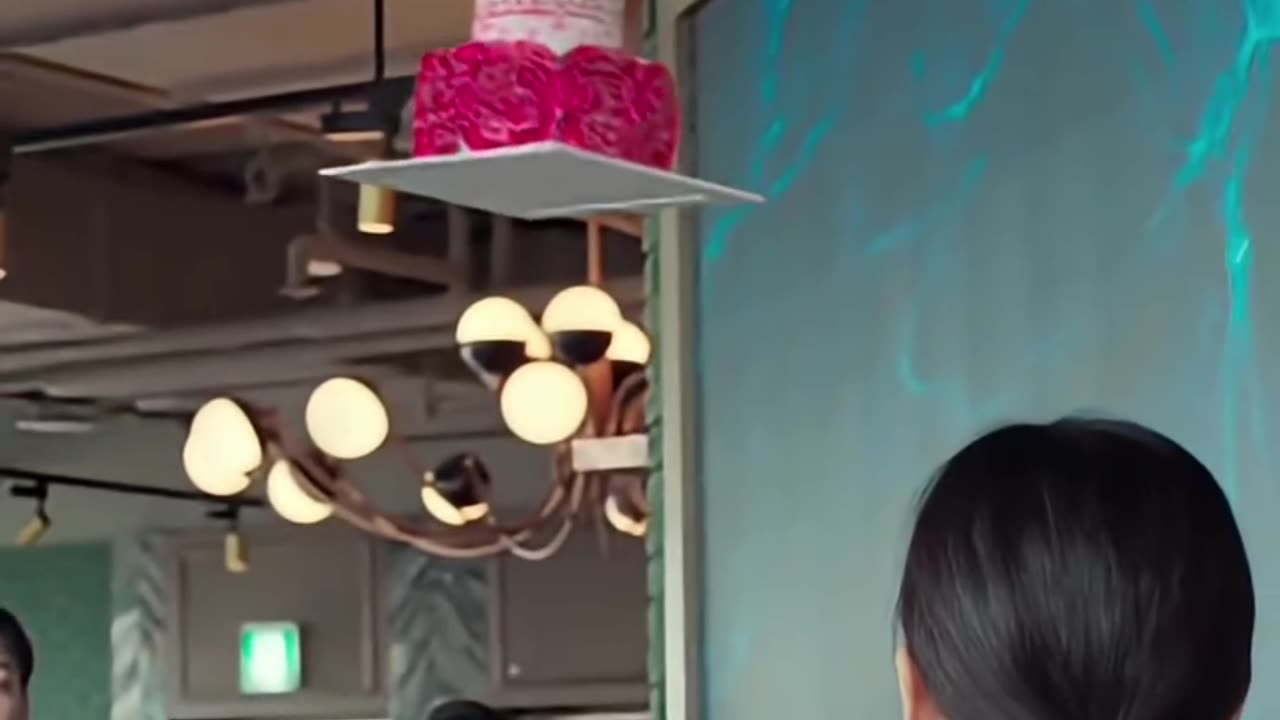 No one can mess with his wife and cake🍰🍰🍰