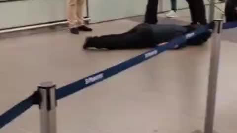 British Zionist 'Tomeh Rubinstein' has fled the UK after knocking out a Talmudic liberal.