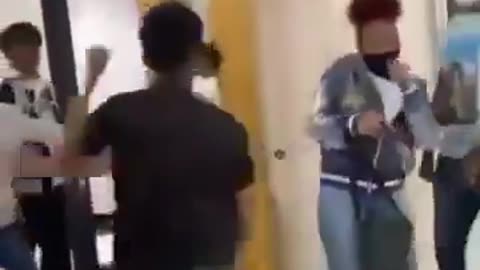 Unfair Street Fight Caught on Camera – One-Sided Beatdown Shocks Viewers