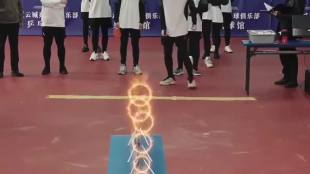 Chàng trai từng bị teo cơ, yếu đuối, bị đồng đội coi thường, nhưng quyết tâm tập luyện