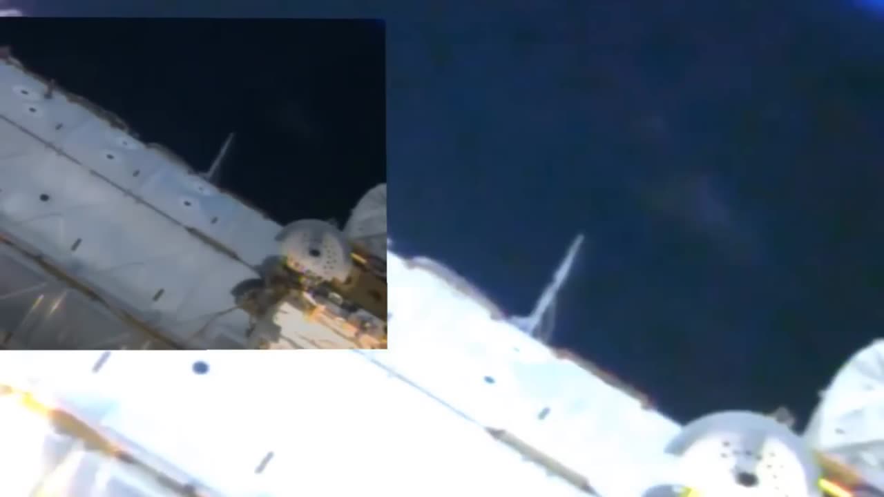 Un vaisseau spatial géant a été aperçu lors de la diffusion en direct d'ISS!