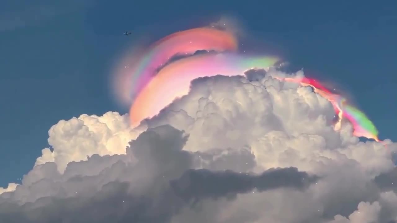 🌈✨ Mesmerizing View of Iridescent Cloud! | FeedMyCuriosity