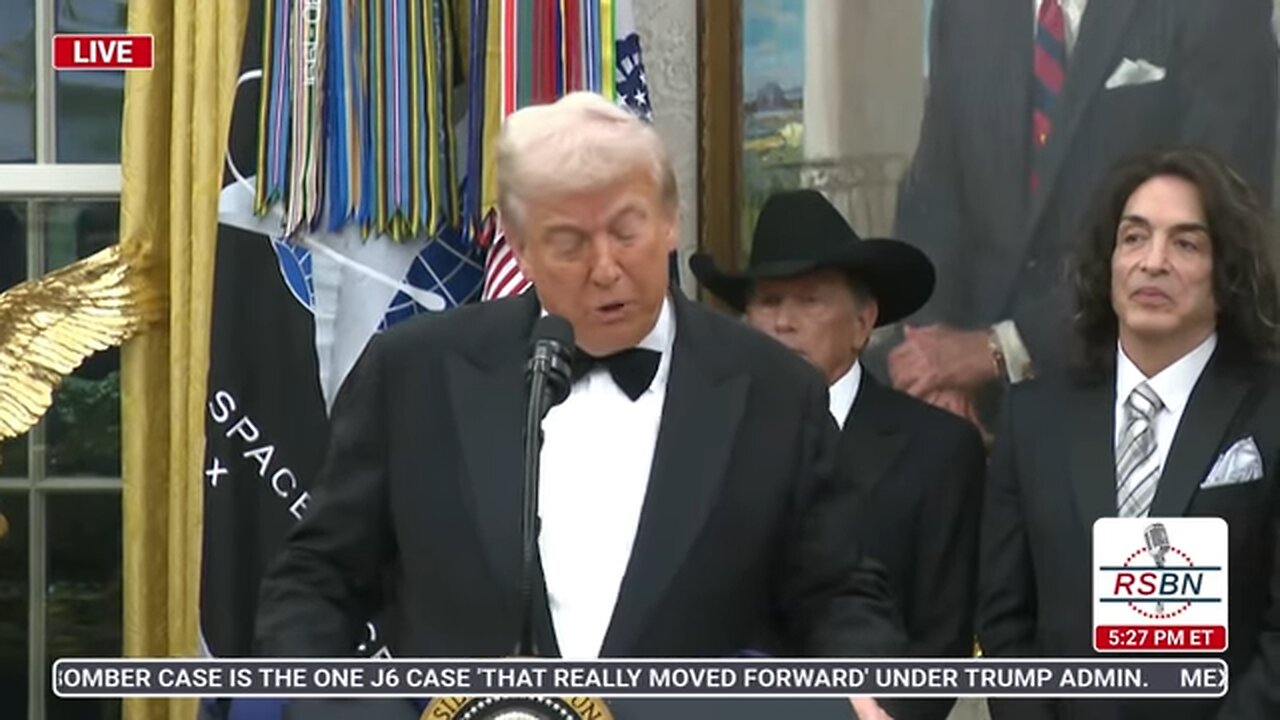 WATCH: President Trump presents medallions to this year’s Kennedy Center Honors recipients