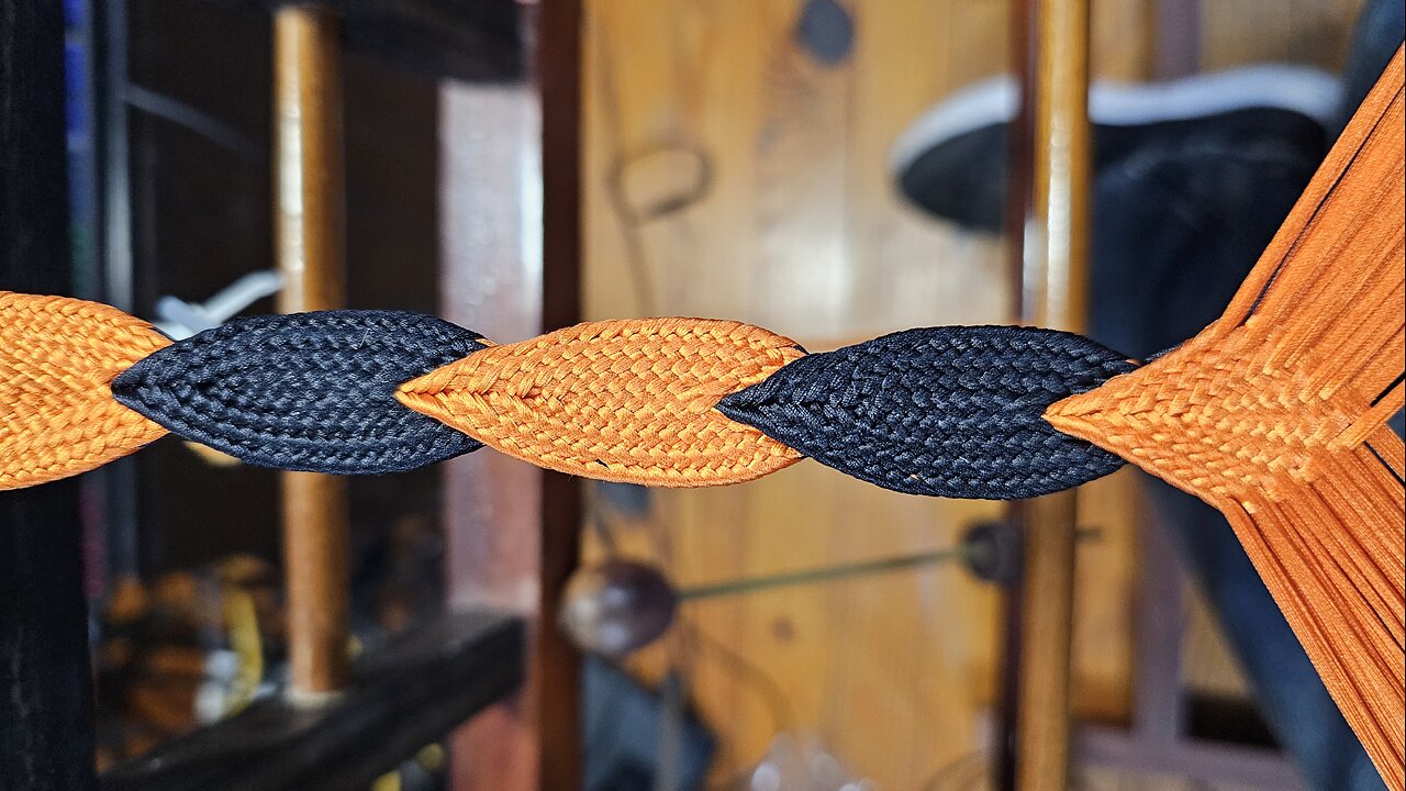 Kumihimo - Takadai Braiding Stream - 201 Megan Fox edition
