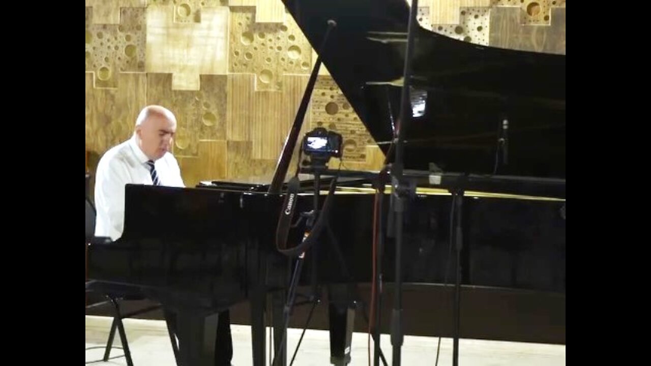 ვაჟა აზარაშვილი. სენტიმენტალური ტანგო / ზურაბ ხუციშვილი. Studio Live