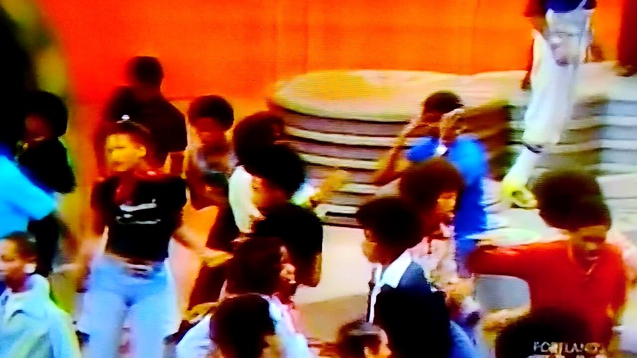 Soul Train Dancers 1974 You Set My Soul On Fire (Temptations)
