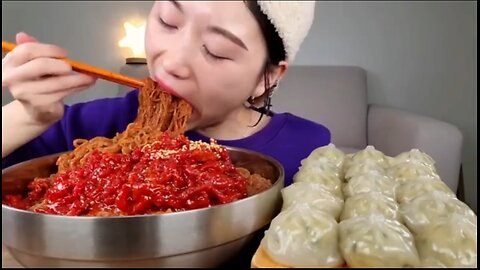 Korean Noodles with Dumplings Mukbang